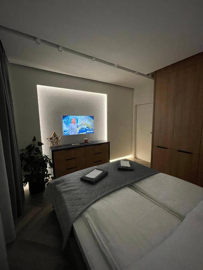 Luxury By The Lake Ap 25 Sibiu Buitenkant foto